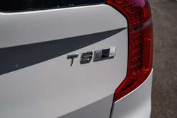 2019 Volvo XC90 T8 R-Design