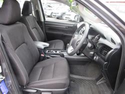 2025 Toyota Hilux SR