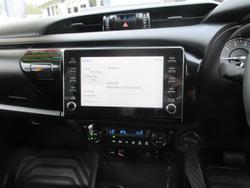 2025 Toyota Hilux SR