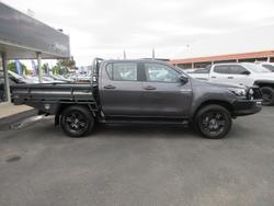 2025 Toyota Hilux SR