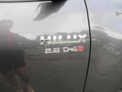 2025 Toyota Hilux SR