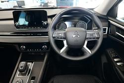 2025 Mitsubishi Outlander LS