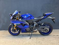 2025 Yamaha YZF-R7LA