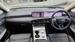 2025 Genesis GV70 2.5T SIGNATURE