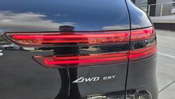 2025 Genesis GV70 2.5T SIGNATURE