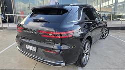 2025 Genesis GV70 2.5T SIGNATURE