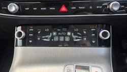 2025 Genesis GV70 2.5T SIGNATURE