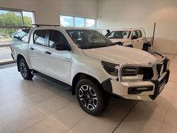 2024 Toyota Hilux 4x4 2.8L Dsl D/C 6AT SR5 48V