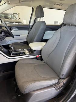 2022 Kia Carnival S