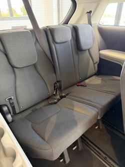 2022 Kia Carnival S