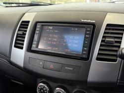 2011 Mitsubishi Outlander VR-X