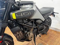2024 Husqvarna SVARTPILEN 401 Black