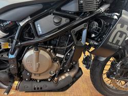 2024 Husqvarna SVARTPILEN 401 Black