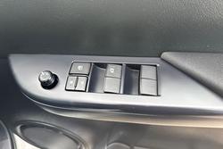 2025 Toyota Hilux SR