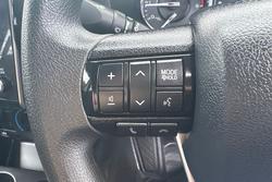 2025 Toyota Hilux SR