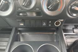 2025 Toyota Hilux SR