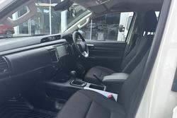 2025 Toyota Hilux SR