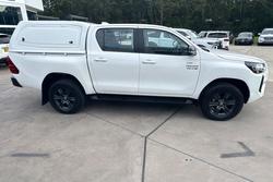 2025 Toyota Hilux SR