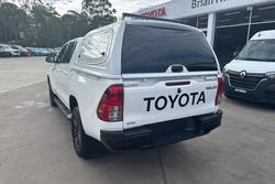 2025 Toyota Hilux SR