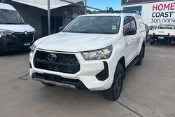 2025 Toyota Hilux SR