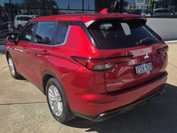 2021 Mitsubishi Outlander ES