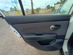 2007 Nissan Tiida ST-L C11 MY07 Polar White