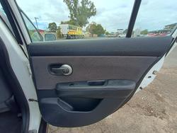 2007 Nissan Tiida ST-L C11 MY07 Polar White