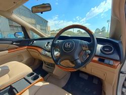 2005 Honda Odyssey Luxury 3rd Gen Satin Silver