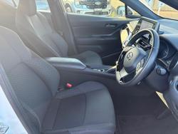 2023 Toyota C-HR GXL