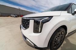 2024 Kia Carnival GT-Line HEV