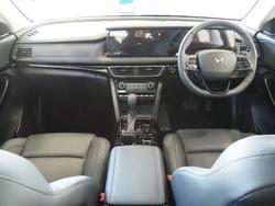 2025 Mahindra XUV700 AX7L