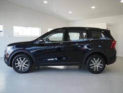 2025 Mahindra XUV700 AX7L