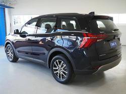 2025 Mahindra XUV700 AX7L