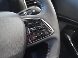 2025 Mahindra XUV700 AX7L