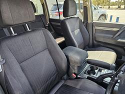 2014 Mitsubishi Pajero GLX