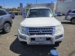 2014 Mitsubishi Pajero GLX