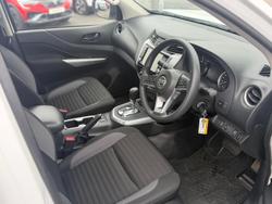 2022 Nissan Navara SL