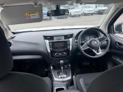 2022 Nissan Navara SL