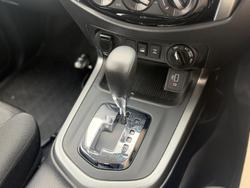 2022 Nissan Navara SL