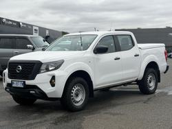 2022 Nissan Navara SL