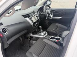 2022 Nissan Navara SL