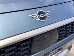 2024 MINI Countryman C Favoured