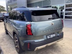 2024 MINI Countryman C Favoured