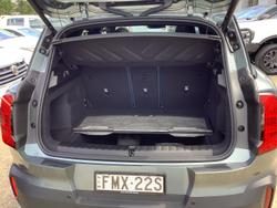 2024 MINI Countryman C Favoured