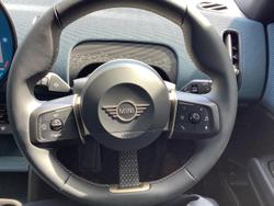 2024 MINI Countryman C Favoured