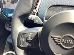 2024 MINI Countryman C Favoured