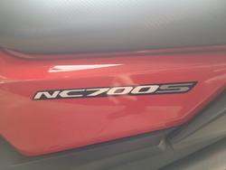 2012 Honda NC700SA RED/WHITE