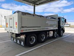 2026 Isuzu F Series FYJ 320-255 AT R51