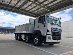 2026 Isuzu F Series FYJ 320-255 AT R51