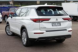 2023 Mitsubishi Outlander ES